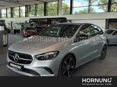 Gebraucht Mercedes B200 163 PS (119 kW) 2026 Silber Kleinwagen