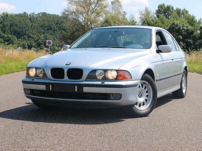 BMW 528
