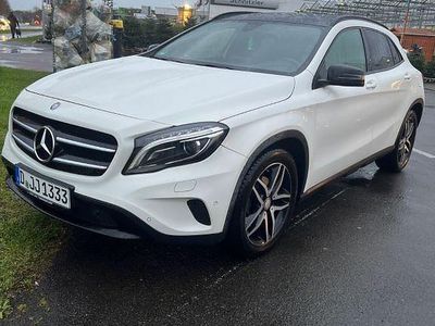 Gebraucht Mercedes GLA200 Style 156 PS (114 kW) 2016 Weiß SUV