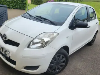 Gebraucht Toyota Yaris 101 PS (74 kW) 2009 Weiß Kleinwagen