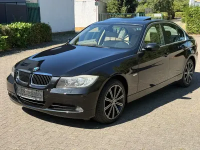 Gebraucht BMW 325 Advantage 218 PS (160 kW) 2007 Schwarz Limousine