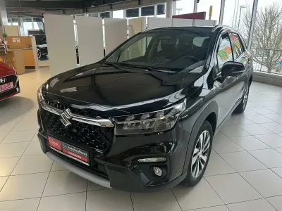 Gebraucht Suzuki SX4 S-Cross Comfort+ 129 PS (94 kW) 2025 Cosmic black pearl (schwarz) SUV