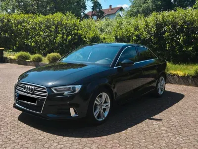 Gebraucht Audi A3 Sport 116 PS (85 kW) 2018 Schwarz Limousine