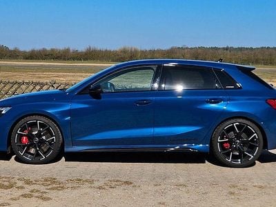 Gebraucht Audi RS3 Ambiente 400 PS (294 kW) 2024 Blau Limousine
