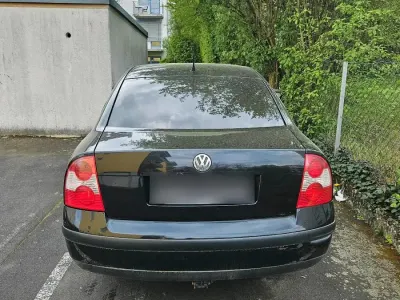 Usata VW Passat 101 CV (74 kW) 2001 Nero Berlina