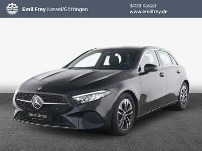 Gebraucht Mercedes A200 Advanced 163 PS (119 kW) 2025 Schwarz Limousine