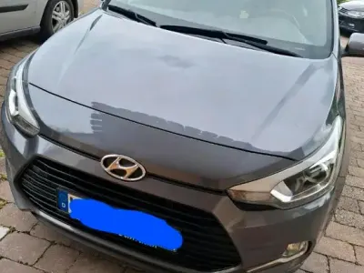 Gebraucht Hyundai i20 101 PS (74 kW) 2016 Grau Coupé