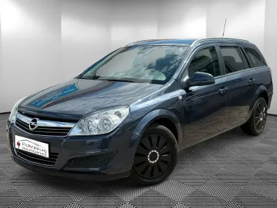 Gebraucht Opel Astra Edition 116 PS (85 kW) 2010 Blau Kombi