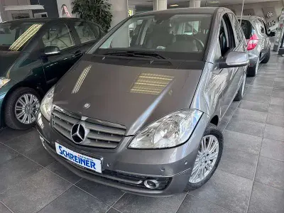 Gebraucht Mercedes A160 Elegance 95 PS (69 kW) 2011 Grau Kleinwagen