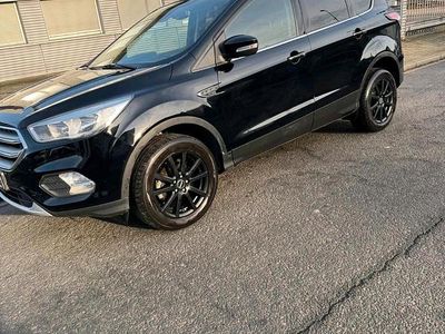 Gebraucht Ford Kuga 120 PS (88 kW) 2018 Schwarz SUV