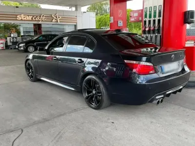 Gebraucht BMW 530 235 PS (172 kW) 2006 Schwarz Limousine