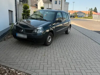Gebraucht Renault Clio II 54 PS (39 kW) 2004 Schwarz Limousine