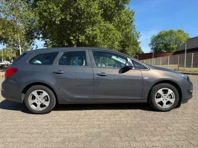 Gebraucht Opel Astra Edition 116 PS (85 kW) 2016 Grau Kombi