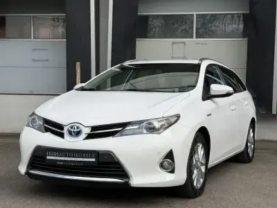 Gebraucht Toyota Auris Hybrid Life+ 99 PS (72 kW) 2014 Weiß Kombi