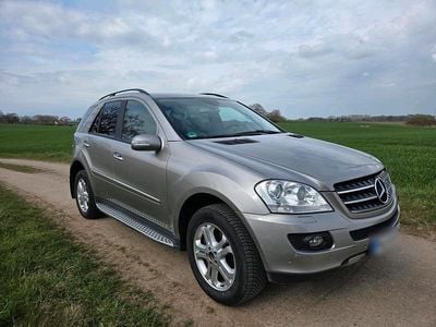Usata Mercedes ML320 224 CV (164 kW) 2005 Argento SUV