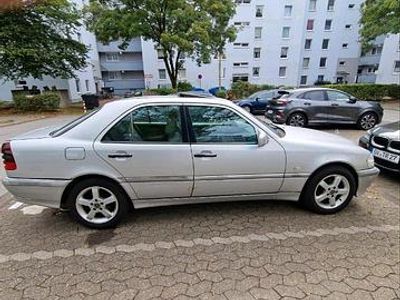 Mercedes 230