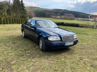 Gebraucht Mercedes C180 122 PS (89 kW) 1996 Blau Limousine