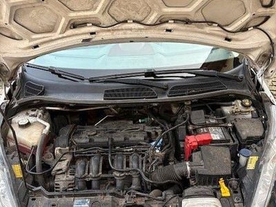 Gebraucht Ford Fiesta Ambiente 82 PS (60 kW) 2009 Weiß Kleinwagen