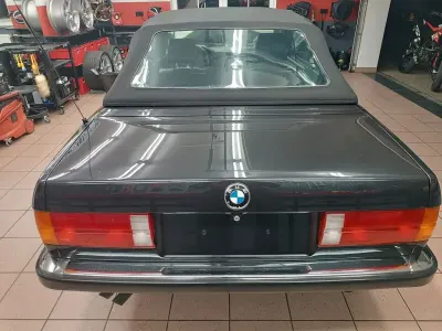 Gebraucht BMW 320 Cabriolet 129 PS (94 kW) 1989 Schwarz Cabrio