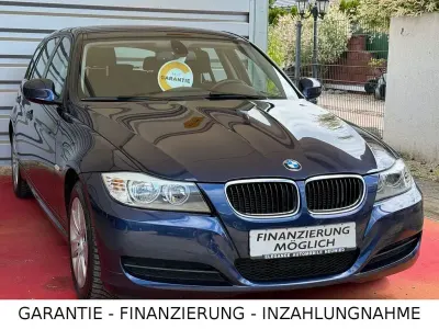 Gebraucht BMW 316 Basis 116 PS (85 kW) 2011 Blau Limousine