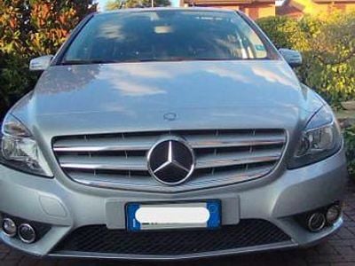 Mercedes B200