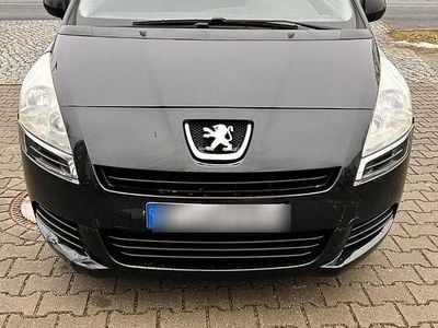 Schwarz Gebraucht 2012 Peugeot 5008 Van / Kleinbus | 2.100 €