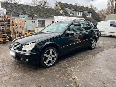 Usata Mercedes C180 Elegance 143 CV (105 kW) 2006 Nero Station wagon