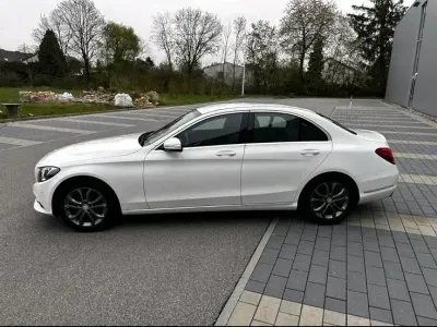 Gebraucht Mercedes C200 136 PS (100 kW) 2014 Weiß Limousine