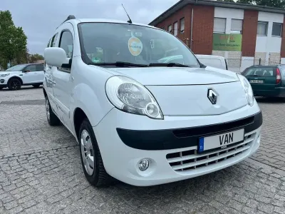 Używany Renault Kangoo 90 KM (66 kW) 2012 Biały Minivan