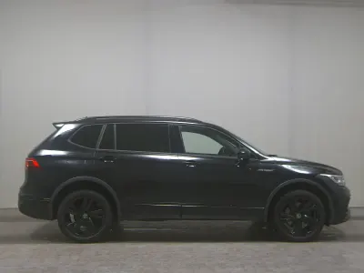 Gebraucht VW Tiguan Allspace R-line 200 PS (147 kW) 2022 Schwarz SUV