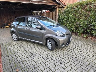 Usata Toyota Aygo 68 CV (50 kW) 2013 Marrone Utilitaria