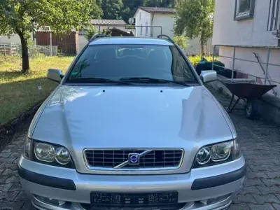 Gebraucht Volvo V40 Standard 116 PS (85 kW) 2004 Silber Kombi
