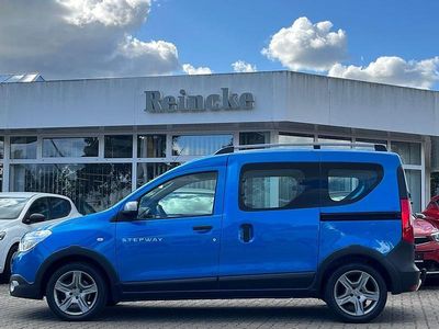 Blau Gebraucht 2020 Dacia Dokker Stepway Van / Kleinbus | 17.790 €