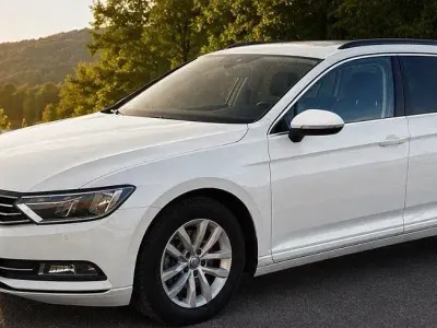 Gebraucht VW Passat Comfortline 150 PS (110 kW) 2018 Weiß Kombi