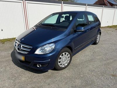 Usata Mercedes B180 116 CV (85 kW) 2010 Blu Monovolume