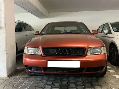 Używany Audi A4 101 KM (74 kW) 1994 Czerwony Sedan/Limuzyna