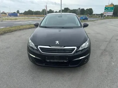 Gebraucht Peugeot 308 Access 92 PS (67 kW) 2014 Limousine