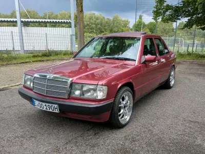 Gebraucht Mercedes 190 118 PS (86 kW) 1990 Rot Limousine