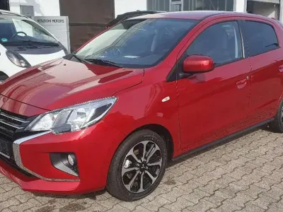 Neu Mitsubishi Space Star Select+ 71 PS (52 kW) 2025 Amarena rot Kleinwagen