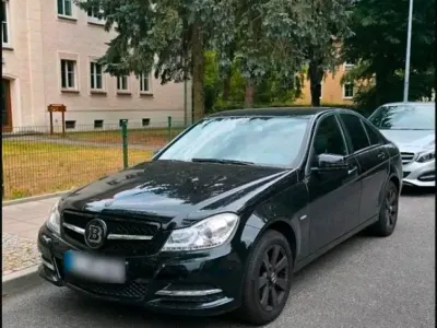 Gebraucht Mercedes C220 170 PS (125 kW) 2011 Schwarz Limousine