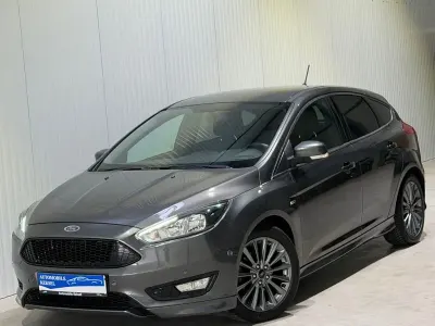 Gebraucht Ford Focus ST-Line 125 PS (91 kW) 2017 Grau Limousine
