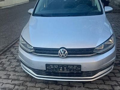 Second-hand VW Touran Trendline 116 CP (85 kW) 2016 Argintiu Monovolum