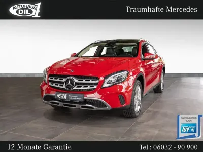 Gebraucht Mercedes GLA200 136 PS (100 kW) 2018 Rot SUV