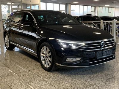 Schwarz, metallic Gebraucht 2024 VW Passat Elegance Kombi | 30.988 € (Fairer Preis)