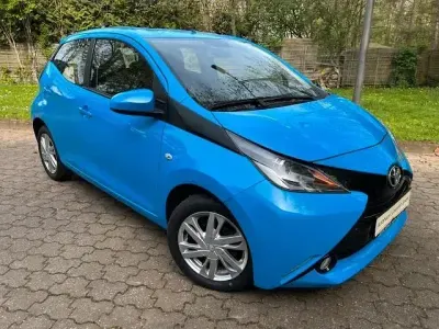 Brugt Toyota Aygo X-play 69 HK (50 kW) 2017 Blå Hatchback
