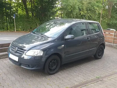 Używany VW Fox 54 KM (39 kW) 2009 Szary Hatchback
