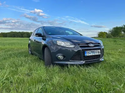 Używany Ford Focus SYNC Edition 125 KM (91 kW) 2012 Niebieski Kombi