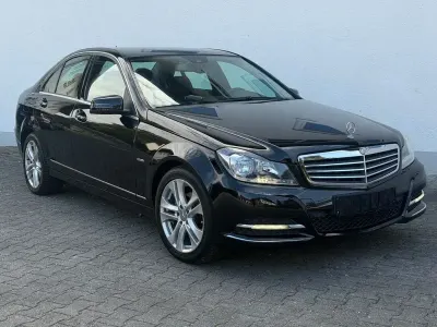 Gebraucht Mercedes C180 Avantgarde 156 PS (114 kW) 2011 Schwarz Limousine