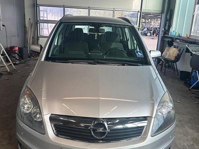 Gebraucht Opel Zafira 150 PS (110 kW) 2005 Silber Van / Kleinbus