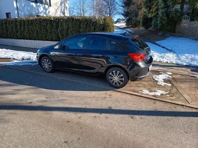 Gebraucht Opel Astra Edition 110 PS (80 kW) 2015 Schwarz Limousine